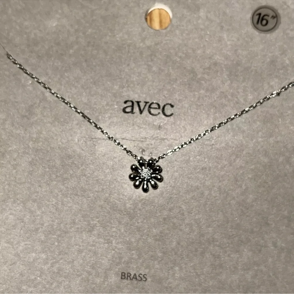 Avec Brass Flower Necklace 16